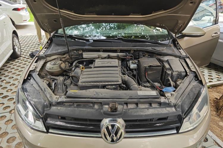 Used Volkswagen Golf 2015 1.6L Automatic Comfort Model Engine Bay