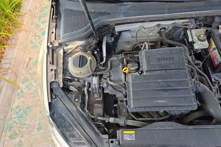 Used Volkswagen Golf 2015 1.6L Automatic Comfort Model Engine Bay Right