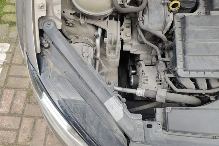 Used Volkswagen Golf 2015 1.6L Manual Fashion Edition Engine Bay Right