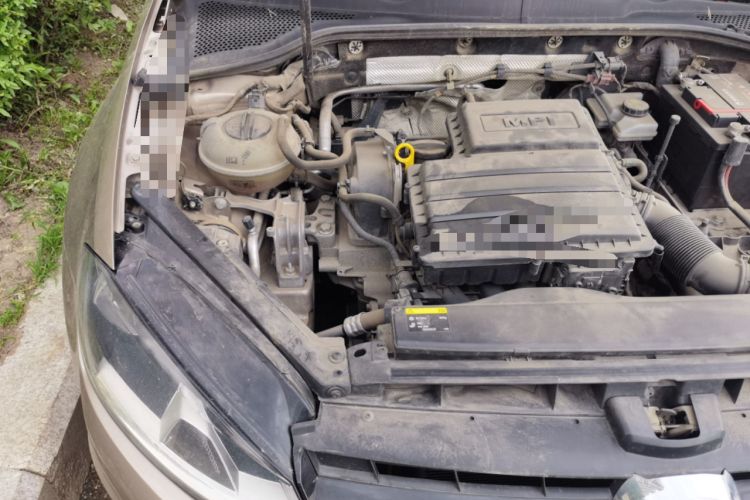 Used Volkswagen Golf 2015 1.6L Automatic Fashion Model Engine Bay Right