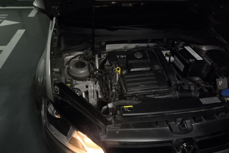 Used Volkswagen Golf 2015 1.4TSI Automatic Comfort Model Engine Bay Right