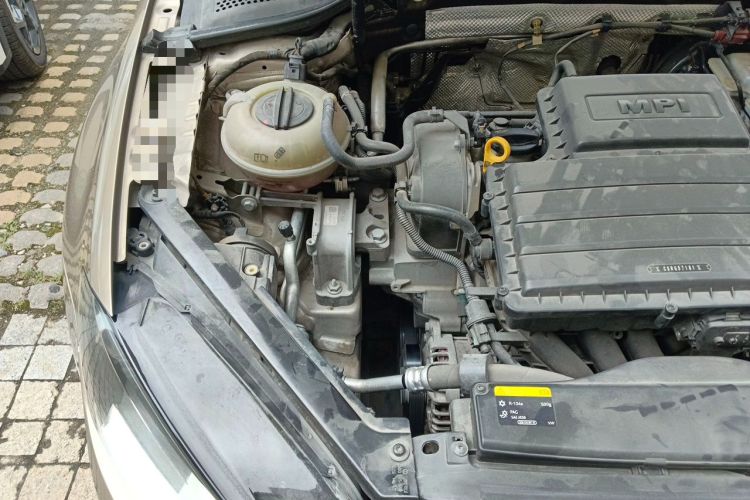 Used Volkswagen Golf 2015 1.6L Automatic Comfort Model Engine Bay Right