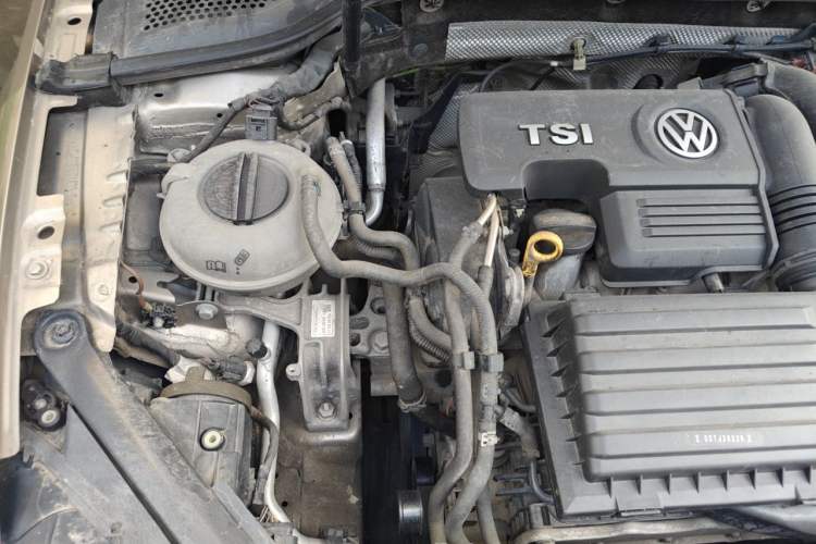 Used Volkswagen Golf 2015 1.4TSI Automatic Comfort Model Engine Bay Right
