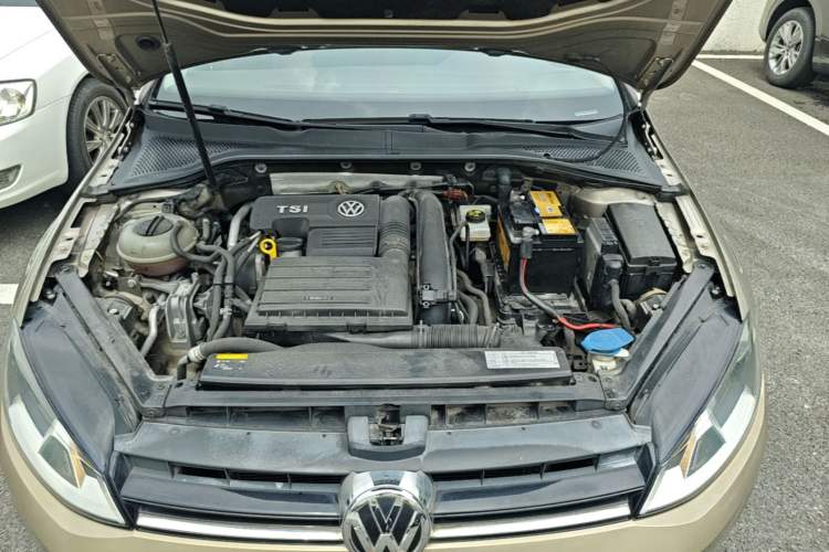 Used Volkswagen Golf 2015 1.4TSI Automatic Comfort Model Engine Bay