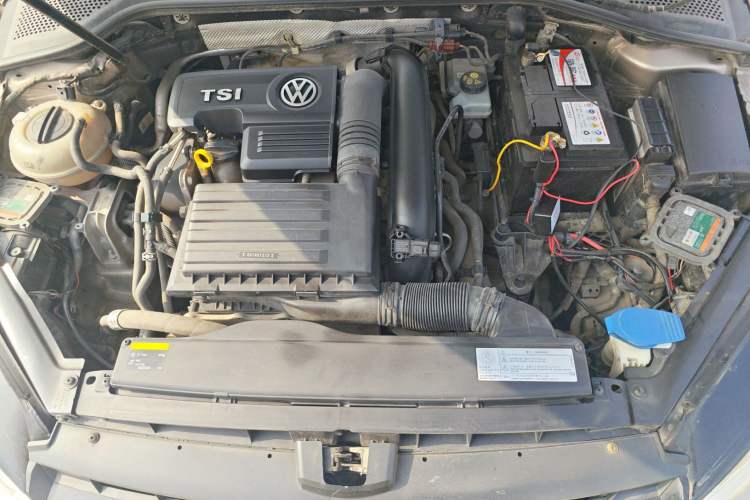 Used Volkswagen Golf 2015 1.4TSI Automatic Comfort Model Engine Bay