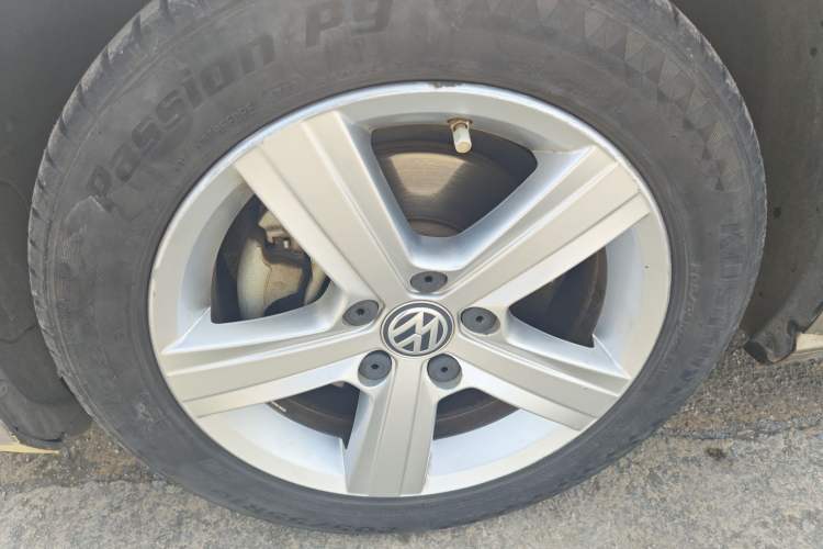 Used Volkswagen Golf 2015 1.4TSI Automatic Comfort Model Exterior 4