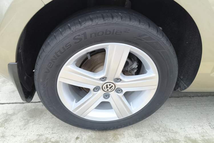 Used Volkswagen Golf 2015 1.4TSI Automatic Luxury Model Exterior 5