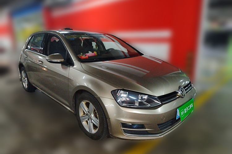 Used Volkswagen Golf 2015 1.4TSI Automatic Comfort Model Front Right 45 Deg