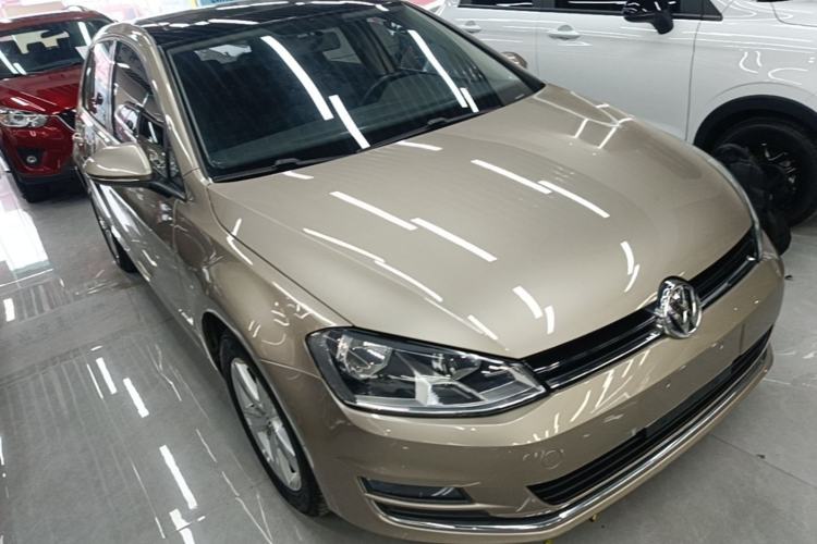 Used Volkswagen Golf 2015 1.4TSI Automatic Comfort Model Front Right 45 Deg