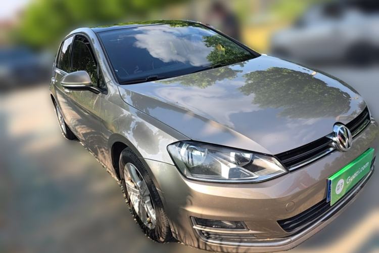Used Volkswagen Golf 2015 1.6L Automatic Comfort Model Front Right 45 Deg