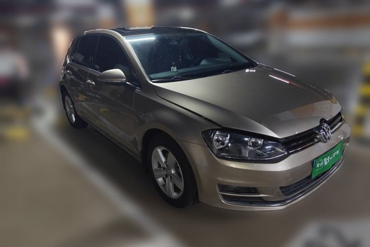 Used Volkswagen Golf 2015 1.4TSI Automatic Comfort Model Front Right 45 Deg