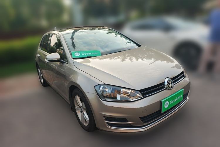 Used Volkswagen Golf 2015 1.4TSI Automatic Comfort Model Front Right 45 Deg