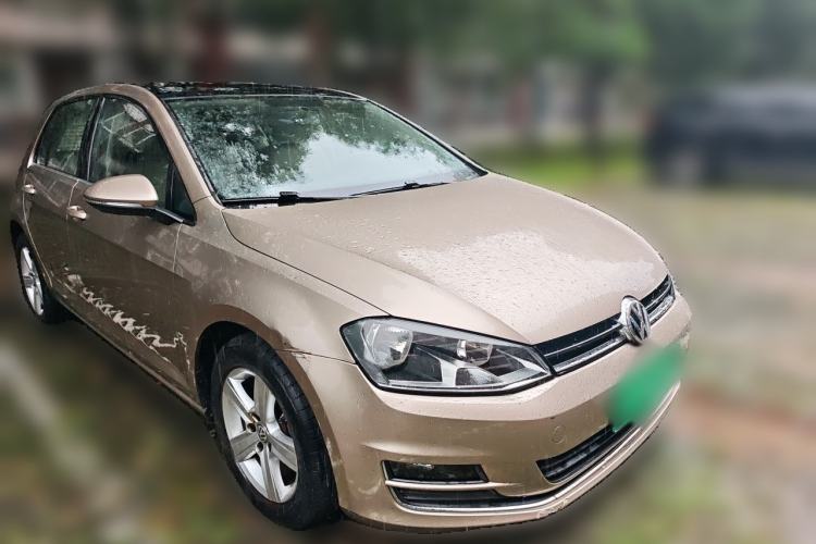Used Volkswagen Golf 2015 1.6L Automatic Comfort Model Front Right 45 Deg