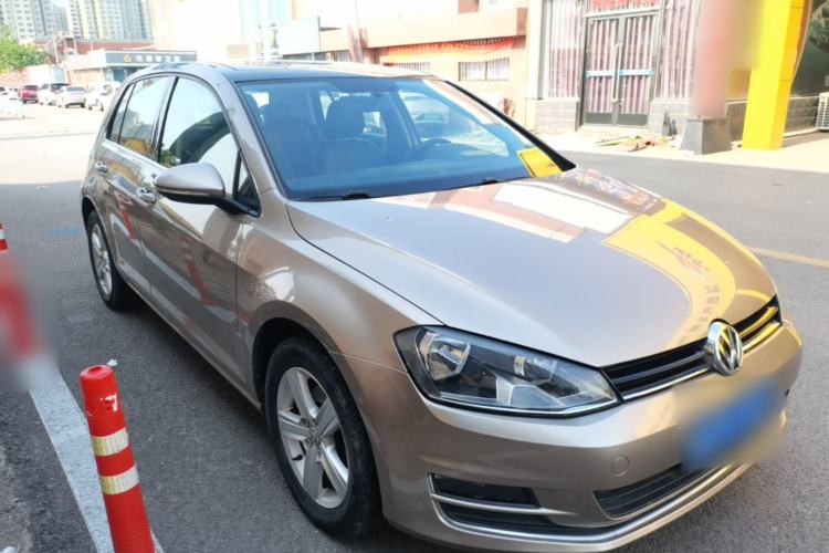 Used Volkswagen Golf 2015 1.6L Automatic Comfort Model Front Right 45 Deg