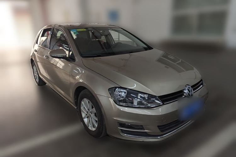 Used Volkswagen Golf 2015 1.6L Manual Fashion Edition Front Right 45 Deg