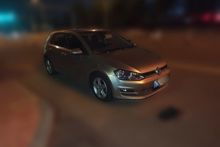 Used Volkswagen Golf 2015 1.6L Automatic Comfort Model Front Right 45 Deg