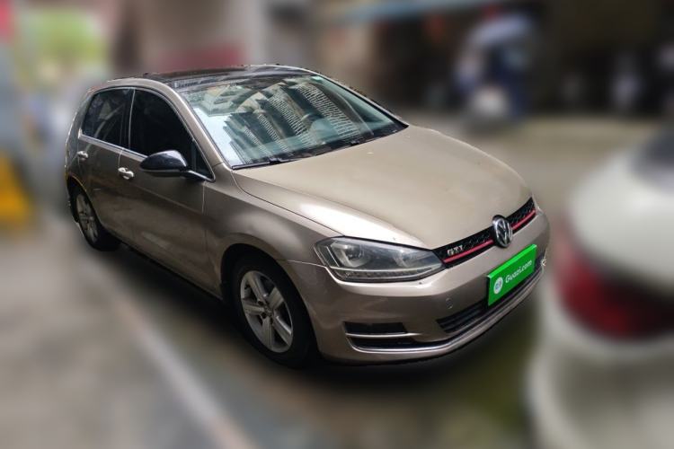 Used Volkswagen Golf 2015 1.4TSI Automatic Comfort Model Front Right 45 Deg