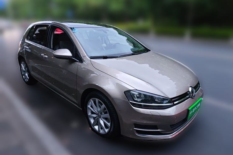 Used Volkswagen Golf 2015 1.4TSI Automatic Flagship Model Front Right 45 Deg