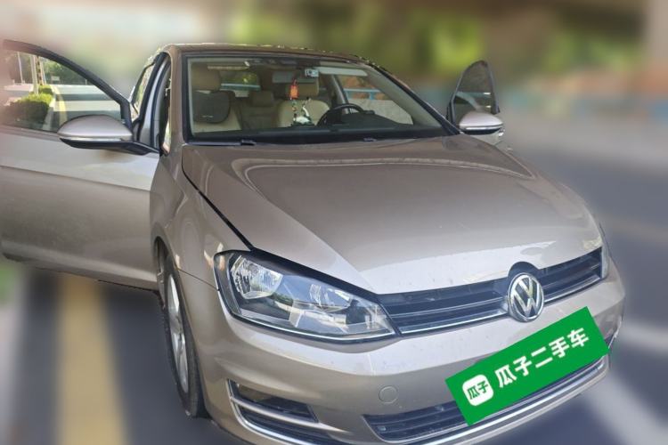 Used Volkswagen Golf 2015 1.6L Automatic Comfort Model Front Right 45 Deg