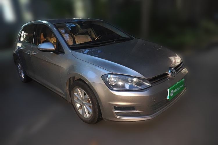 Used Volkswagen Golf 2015 1.6L Automatic Fashion Model Front Right 45 Deg