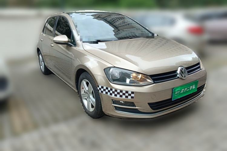 Used Volkswagen Golf 2015 1.6L Automatic Comfort Model Front Right 45 Deg