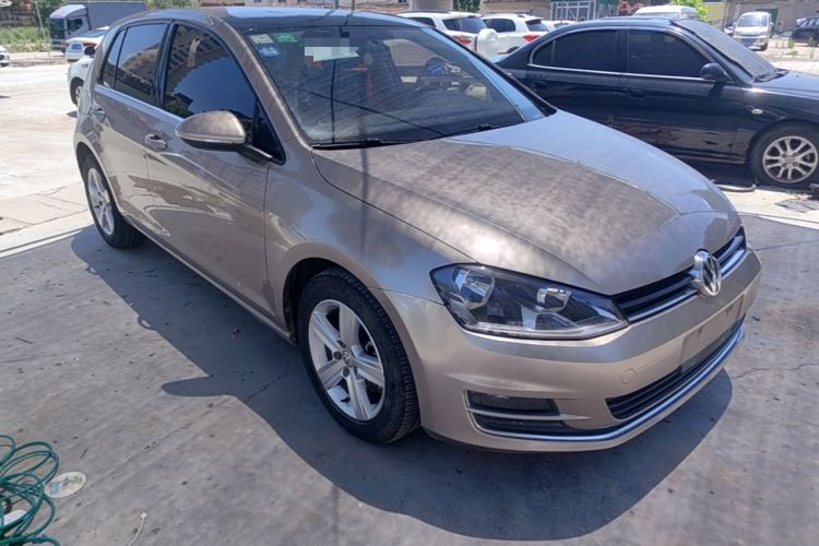 Used Volkswagen Golf 2015 1.4TSI Automatic Comfort Model Front Right 45 Deg