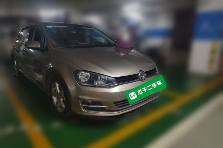 Used Volkswagen Golf 2015 1.4TSI Automatic Luxury Model Front Right 45 Deg
