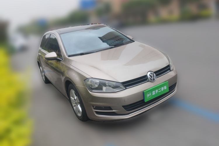 Used Volkswagen Golf 2015 1.2TSI Automatic Comfort Model Front Right 45 Deg
