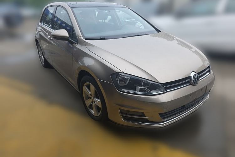 Used Volkswagen Golf 2015 1.4TSI Automatic Comfort Model Front Right 45 Deg