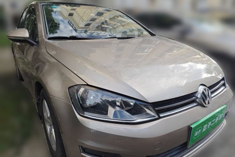 Used Volkswagen Golf 2015 1.4TSI Automatic Comfort Model Front Right 45 Deg