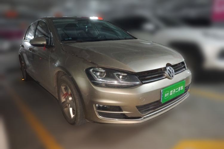 Used Volkswagen Golf 2015 1.6L Automatic Comfort Model Front Right 45 Deg
