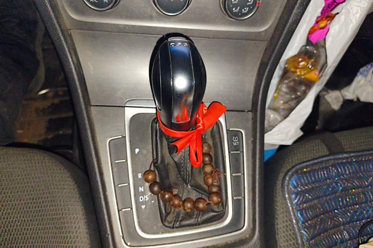 Used Volkswagen Golf 2015 1.4TSI Automatic Comfort Model Gear Lever