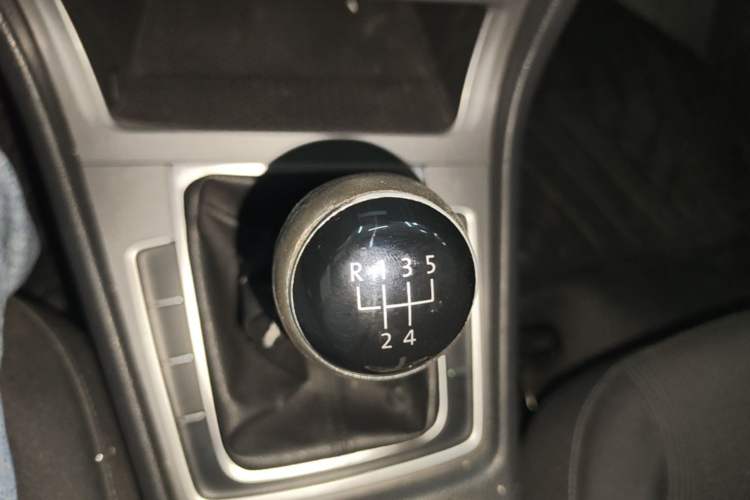 Used Volkswagen Golf 2015 1.6L Manual Fashion Edition Gear Lever