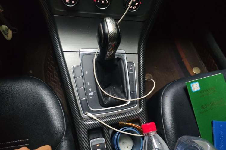 Used Volkswagen Golf 2015 1.4TSI Automatic Comfort Model Gear Lever