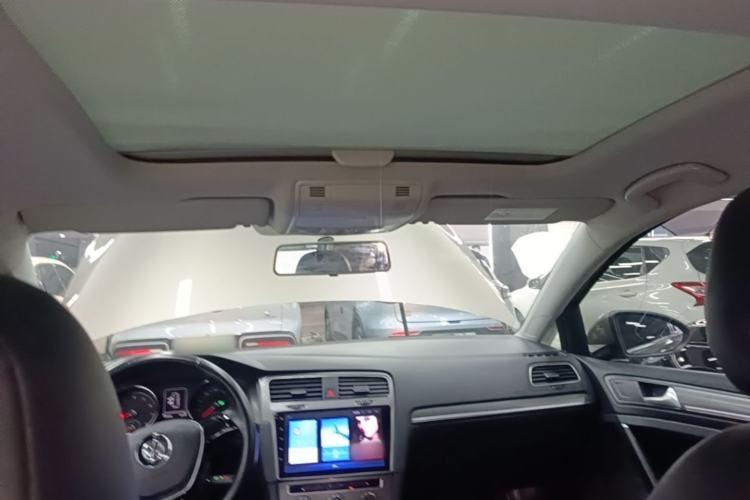 Used Volkswagen Golf 2015 1.4TSI Automatic Comfort Model Headliner