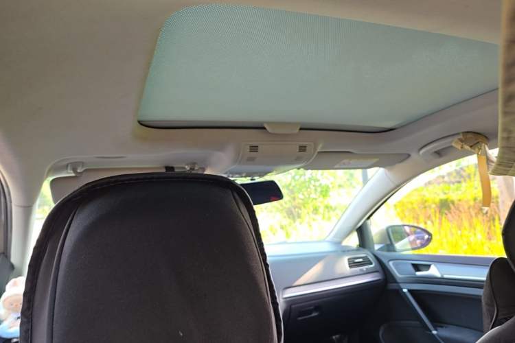 Used Volkswagen Golf 2015 1.6L Automatic Comfort Model Headliner