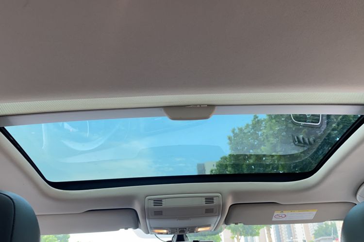 Used Volkswagen Golf 2015 1.4TSI Automatic Luxury Model Headliner