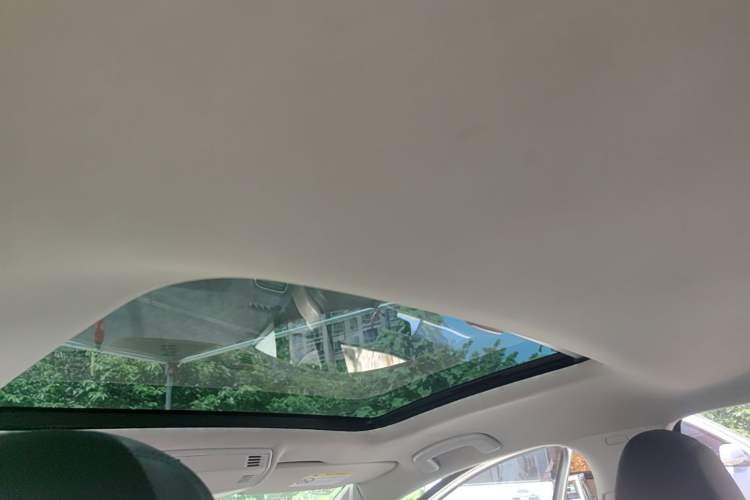 Used Volkswagen Golf 2015 1.4TSI Automatic Comfort Model Headliner
