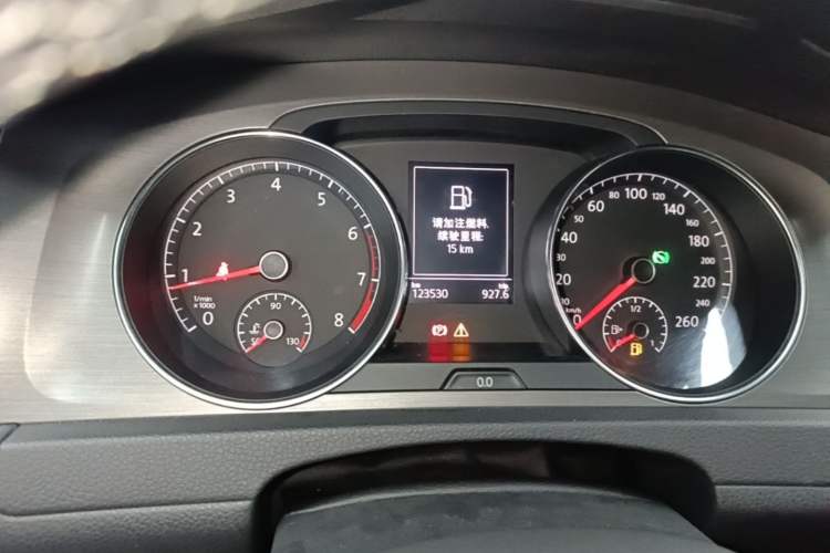 Used Volkswagen Golf 2015 1.4TSI Automatic Comfort Model Instrument Cluster