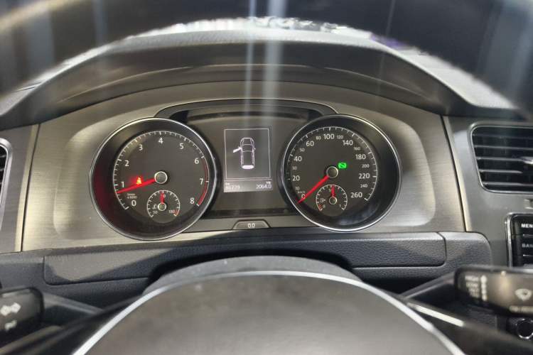 Used Volkswagen Golf 2015 1.4TSI Automatic Comfort Model Instrument Cluster