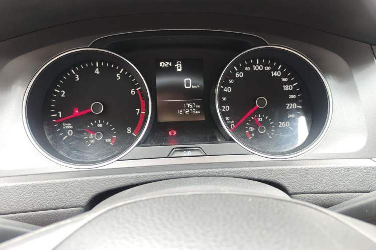 Used Volkswagen Golf 2015 1.6L Manual Fashion Edition Instrument Cluster