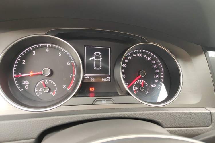 Used Volkswagen Golf 2015 1.4TSI Manual Comfort Model Instrument Cluster