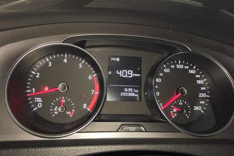Used Volkswagen Golf 2015 1.6L Manual Fashion Edition Instrument Cluster