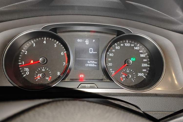 Used Volkswagen Golf 2015 1.6L Automatic Fashion Model Instrument Cluster