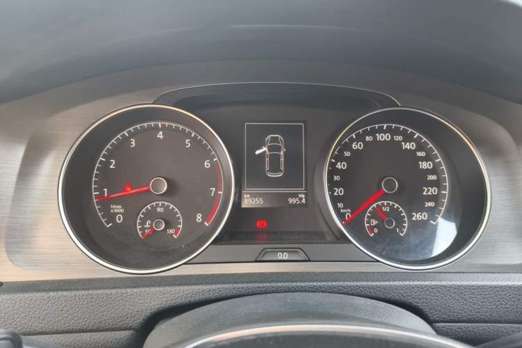 Used Volkswagen Golf 2015 1.4TSI Automatic Luxury Model Instrument Cluster