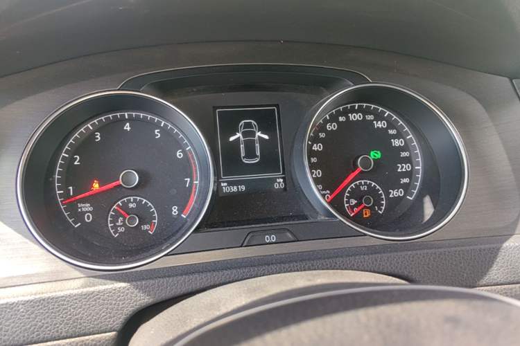Used Volkswagen Golf 2015 1.4TSI Automatic Comfort Model Instrument Cluster