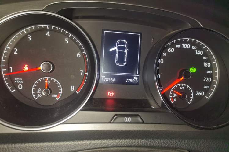 Used Volkswagen Golf 2015 1.4TSI Automatic Luxury Model Instrument Cluster
