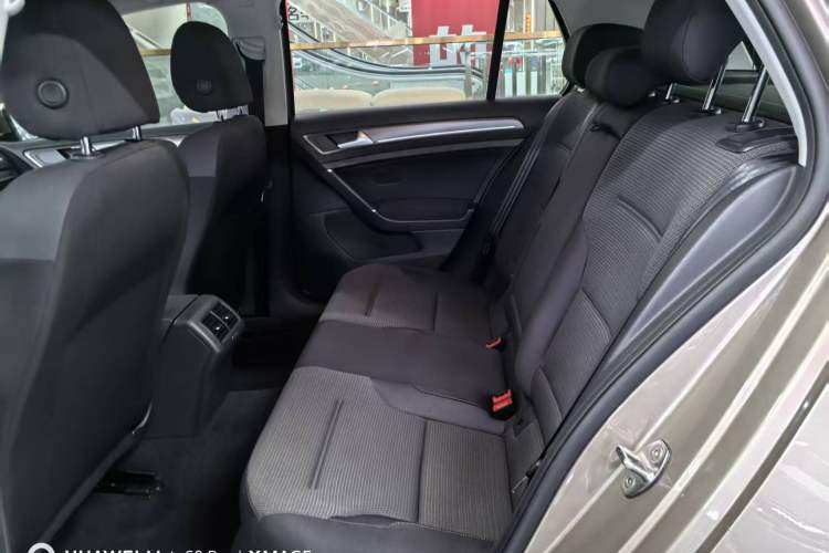 Used Volkswagen Golf 2015 1.4TSI Automatic Comfort Model Interior 3