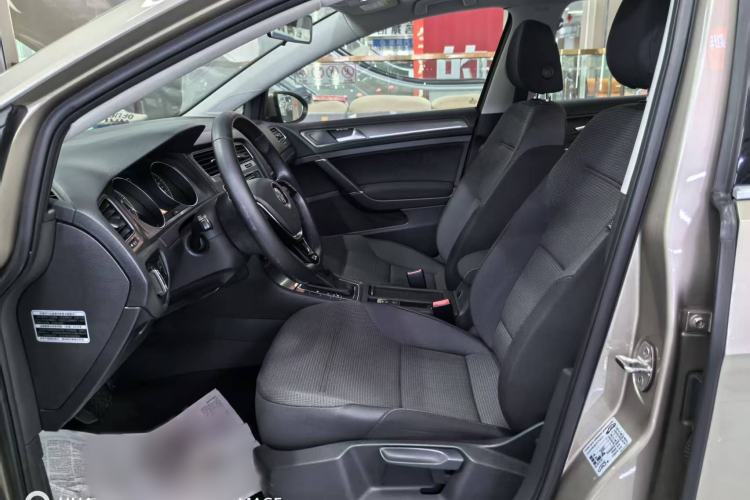 Used Volkswagen Golf 2015 1.4TSI Automatic Comfort Model Interior 4