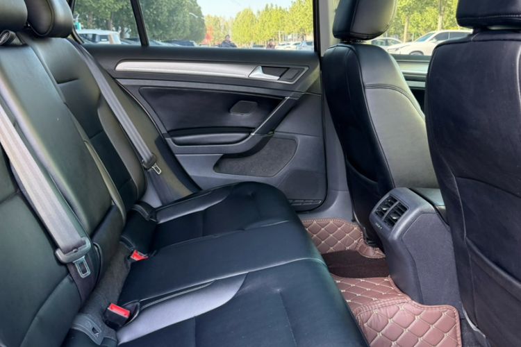 Used Volkswagen Golf 2015 1.4TSI Automatic Comfort Model Interior 5